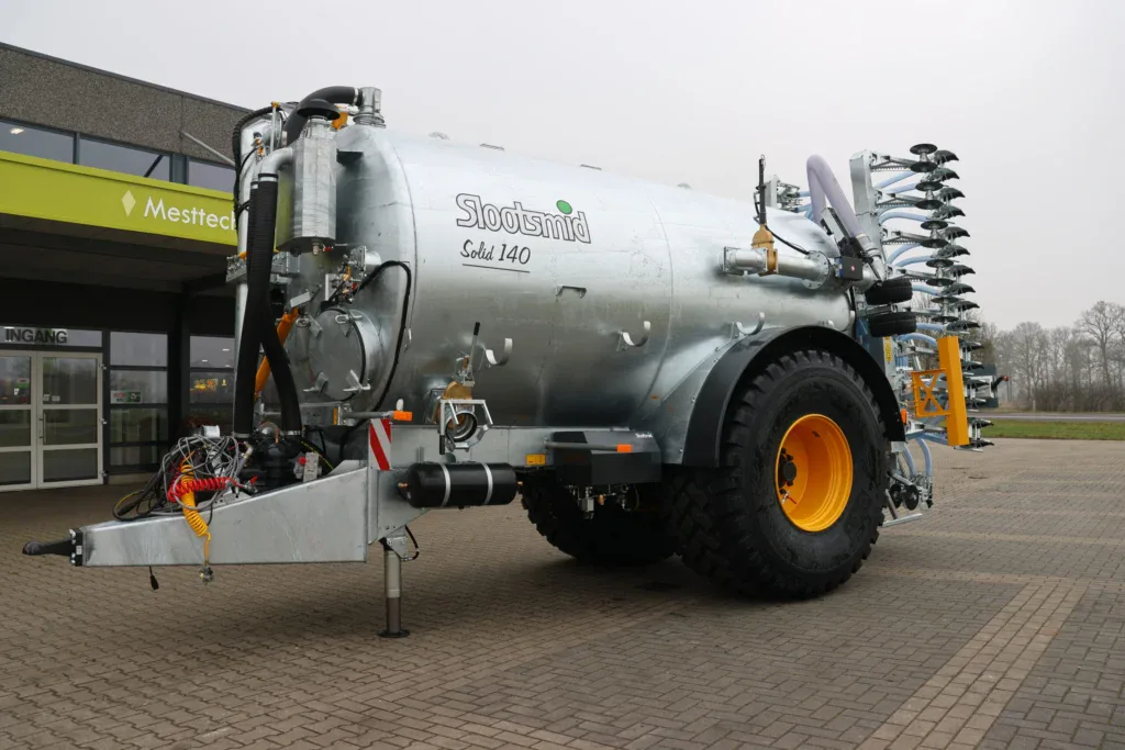 Slootsmid Solid mesttank voor transport en bemesting