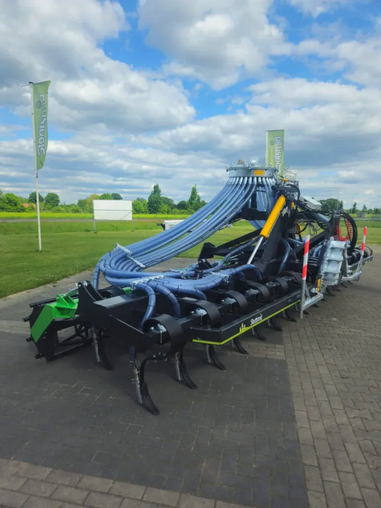 Slootsmid SB Bouwlandbemester Profi Max met brede werkbreedte