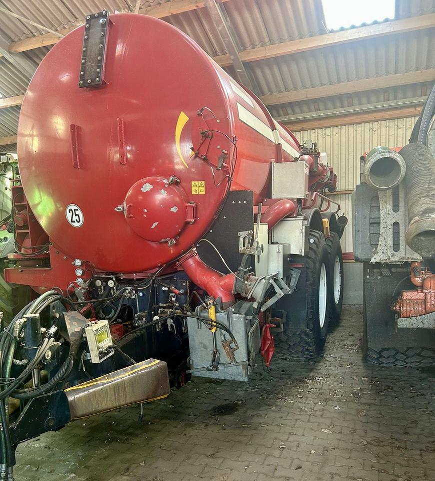 43689 001